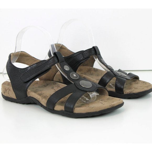 taos secret sandal